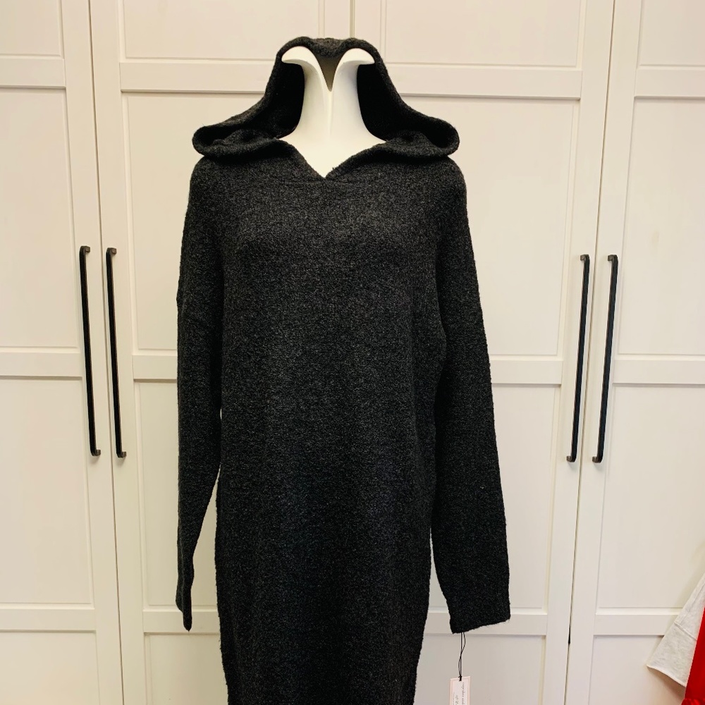 Cupcakes and Cashmere Beautiful Hooded  dress Size L